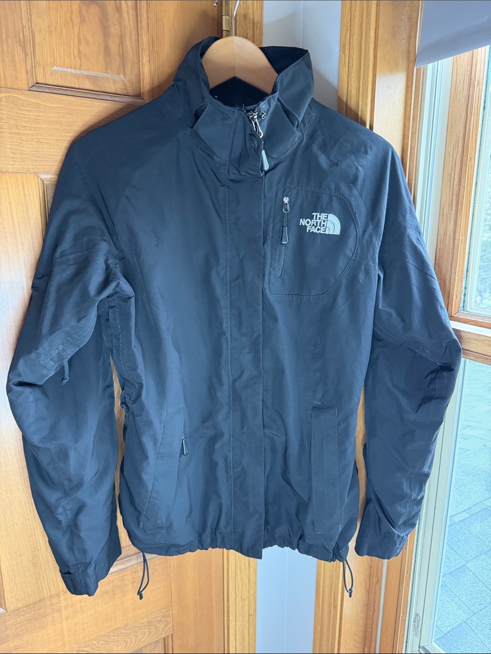 The North Face Women’s Black Hyvent Waterproof Raincoat with Logo Chest Pocket